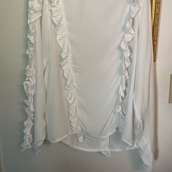 White ruffly top - Picture 4 of 12